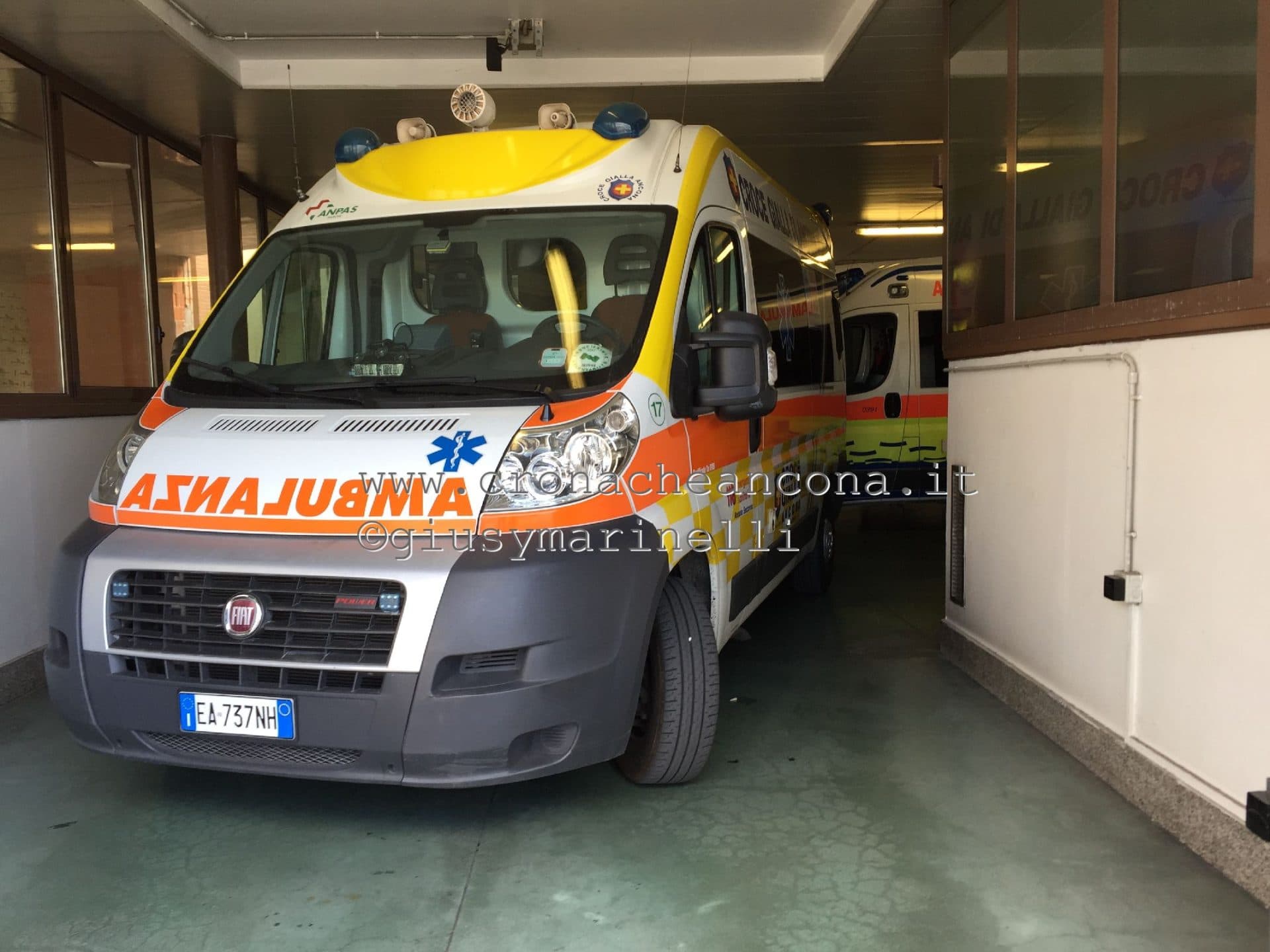 Scontro tra auto e moto:  60enne grave al pronto soccorso