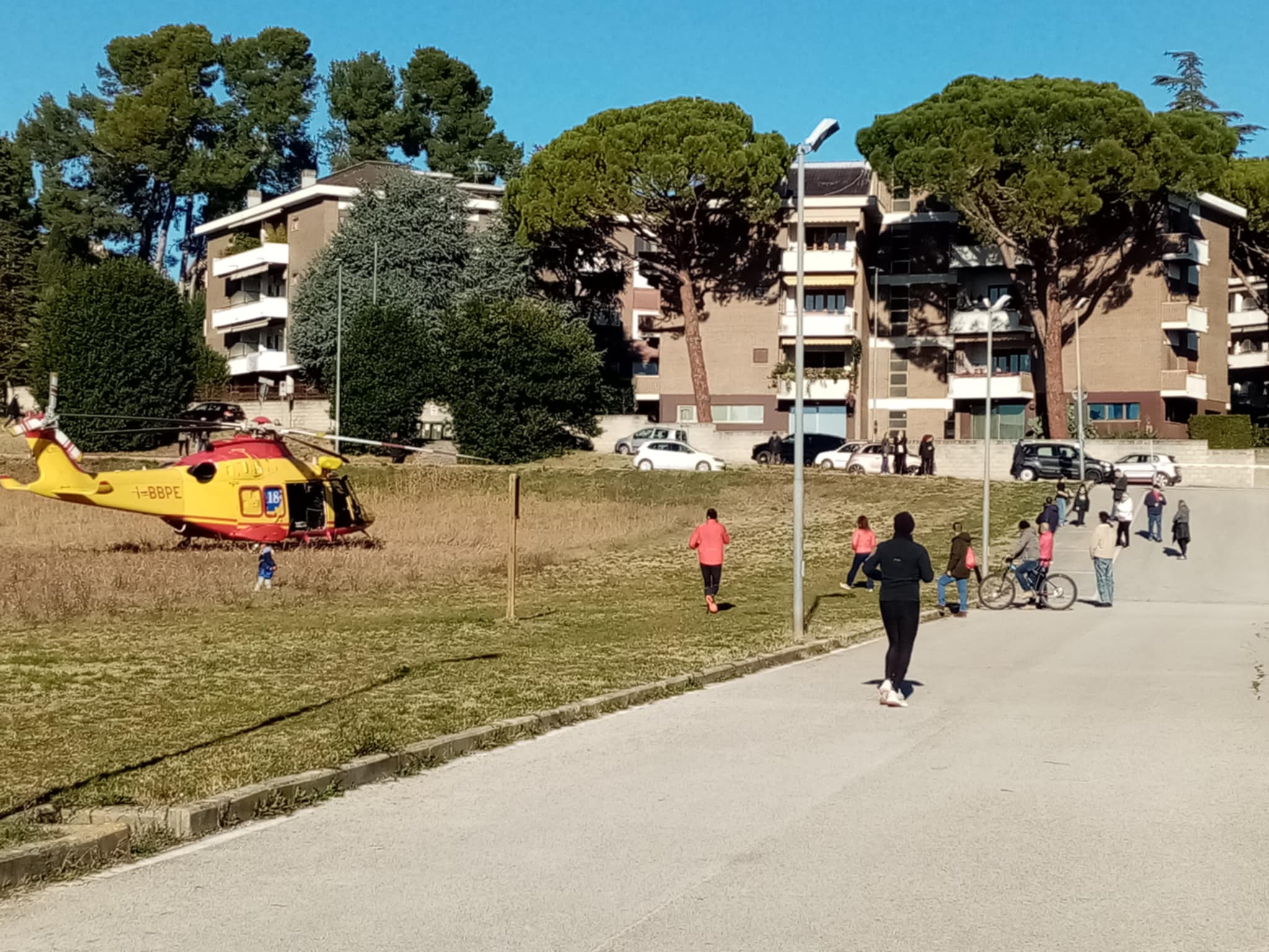 Dramma a Jesi,  precipita nel vuoto e muore