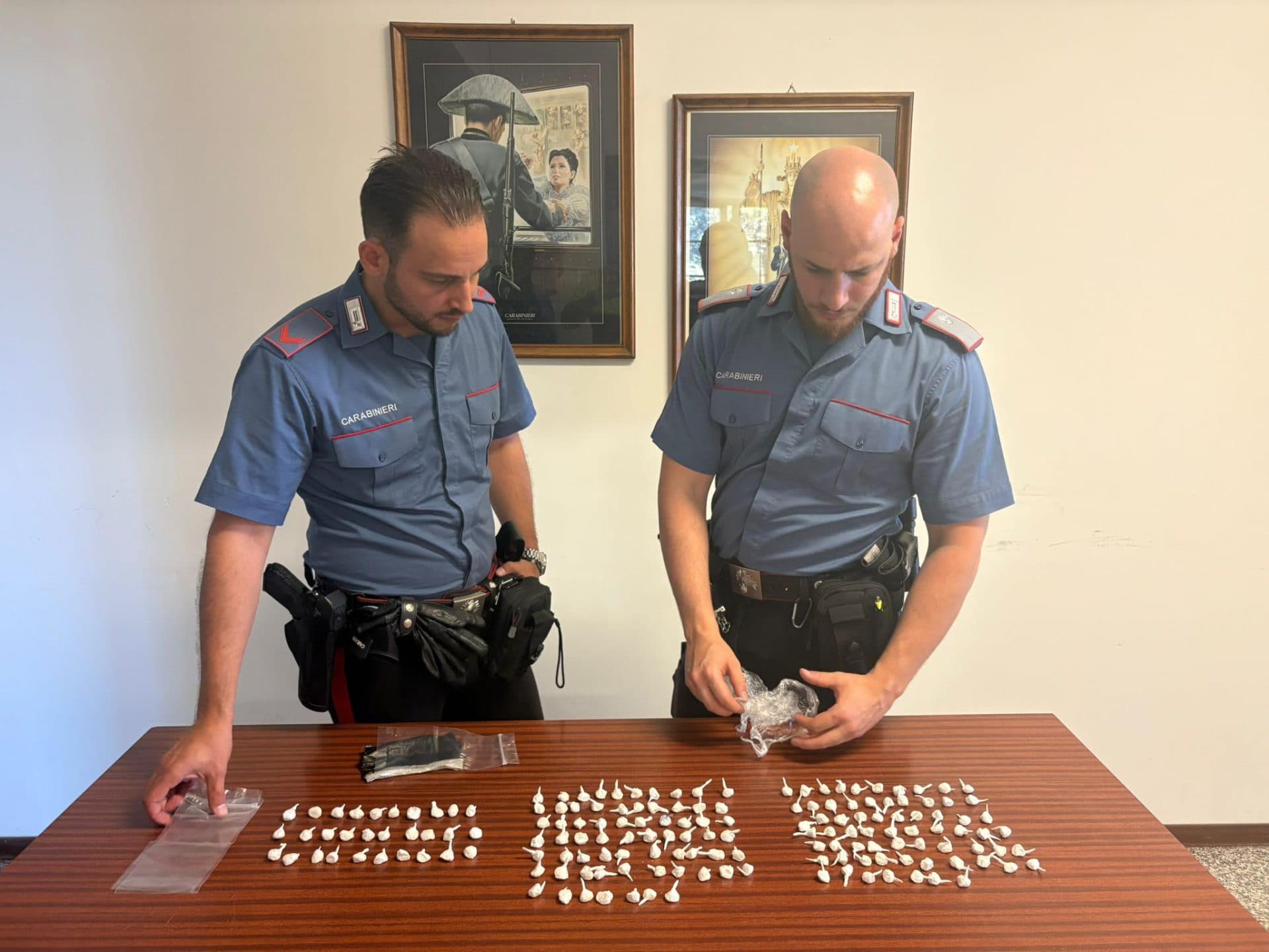 Controllato in auto  con 131 grammi di cocaina  negli indumenti intimi: scatta l’arresto