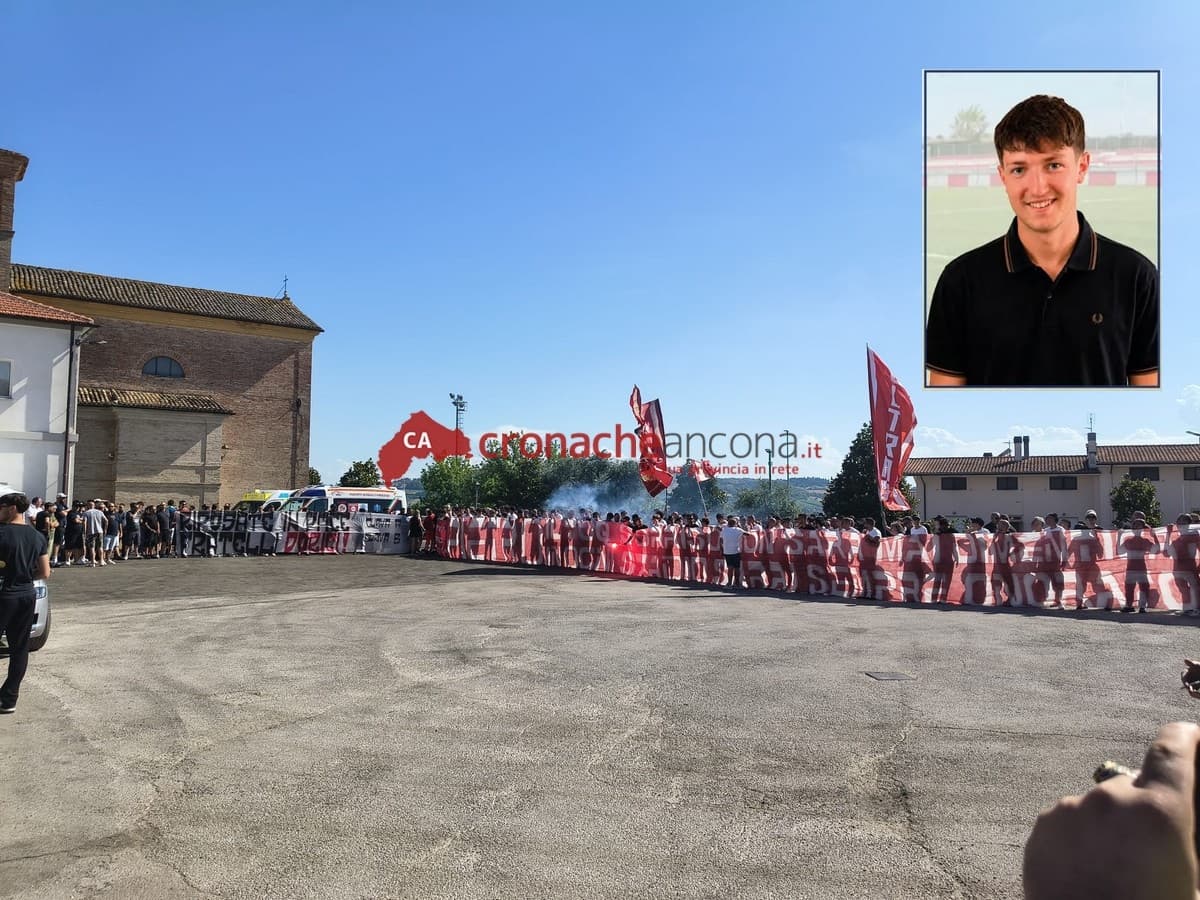 L’ultimo saluto a Pietro Borsini:  in chiesa anche i due amici  sopravvissuti allo schianto