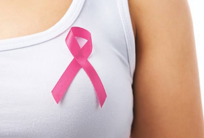 Ottobre Rosa 2026, la lotta al tumore al seno attraversa l'Italia: visite gratuite, screening e ricerca