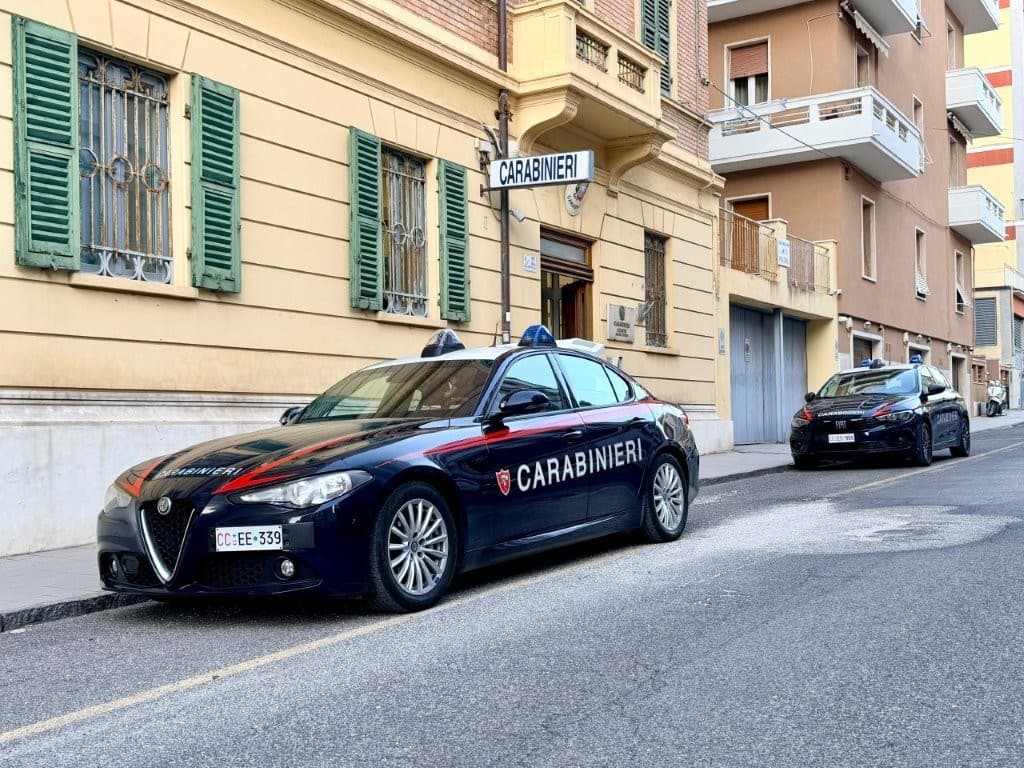 Maltrattamenti in famiglia e stalking:  44enne finisce a Montacuto