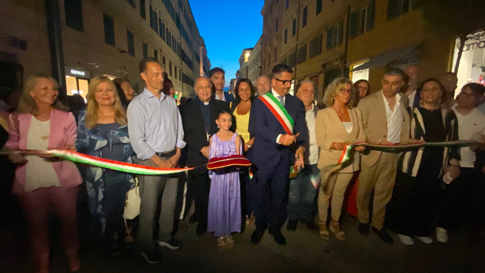 Inaugurato il nuovo Corso Garibaldi:  salotto urbano tra verde e tecnologia  (Video) 