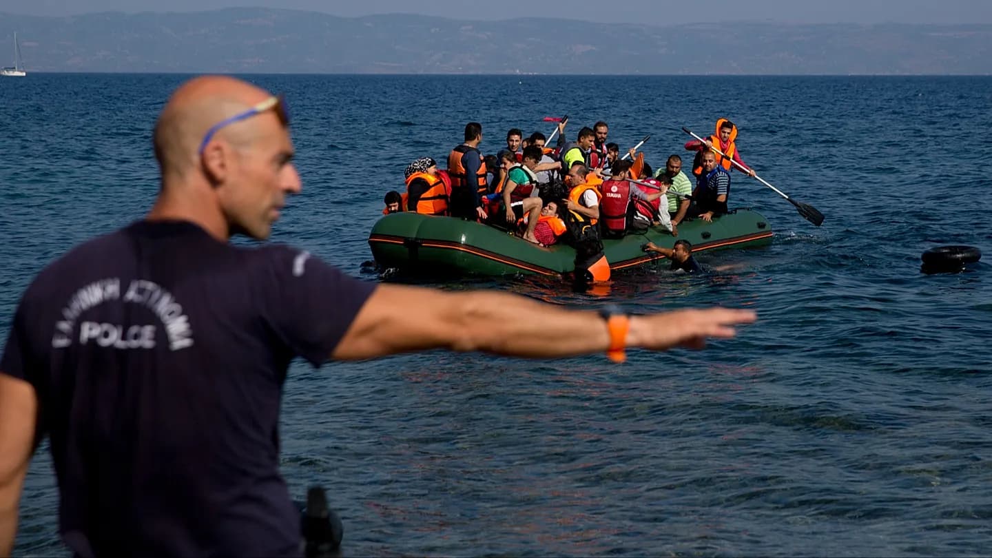 Migranti, la Grecia guarda all'Italia e considera un centro rimpatri dal 2027