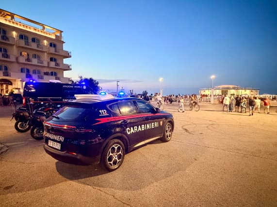 Inseguimenti, armi e alcol al volante:  fine settimana di fuoco e controlli