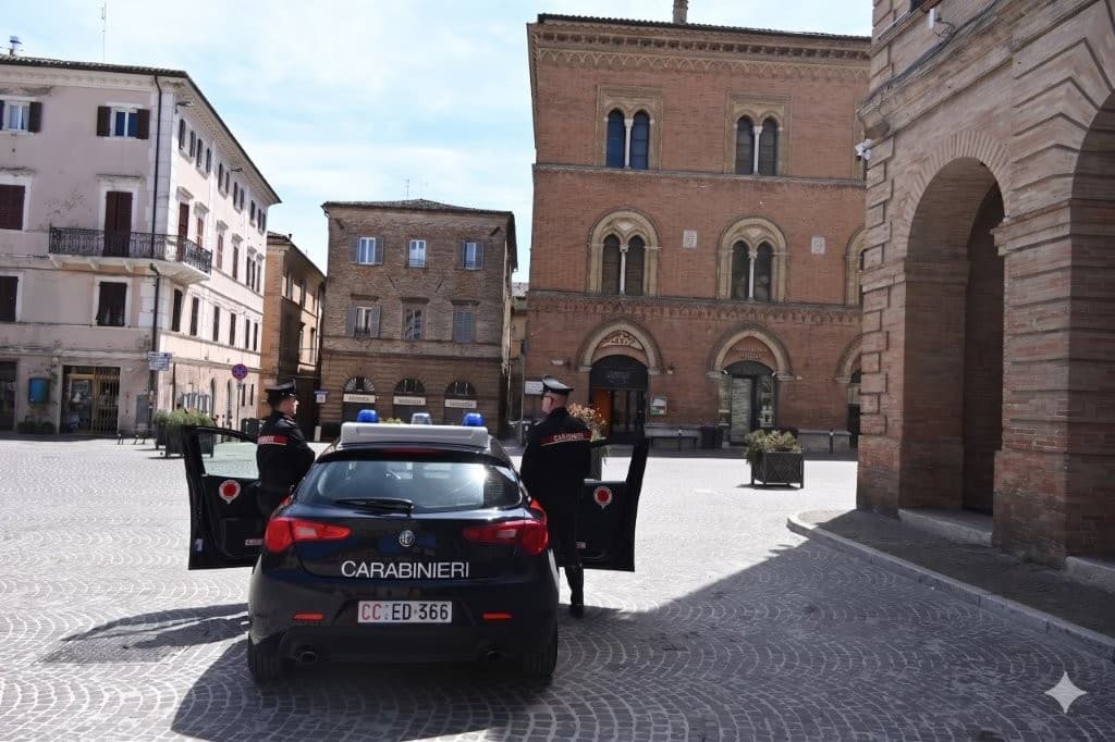 Maltratta l’ex moglie per oltre trent’anni:  arrestato un 61enne