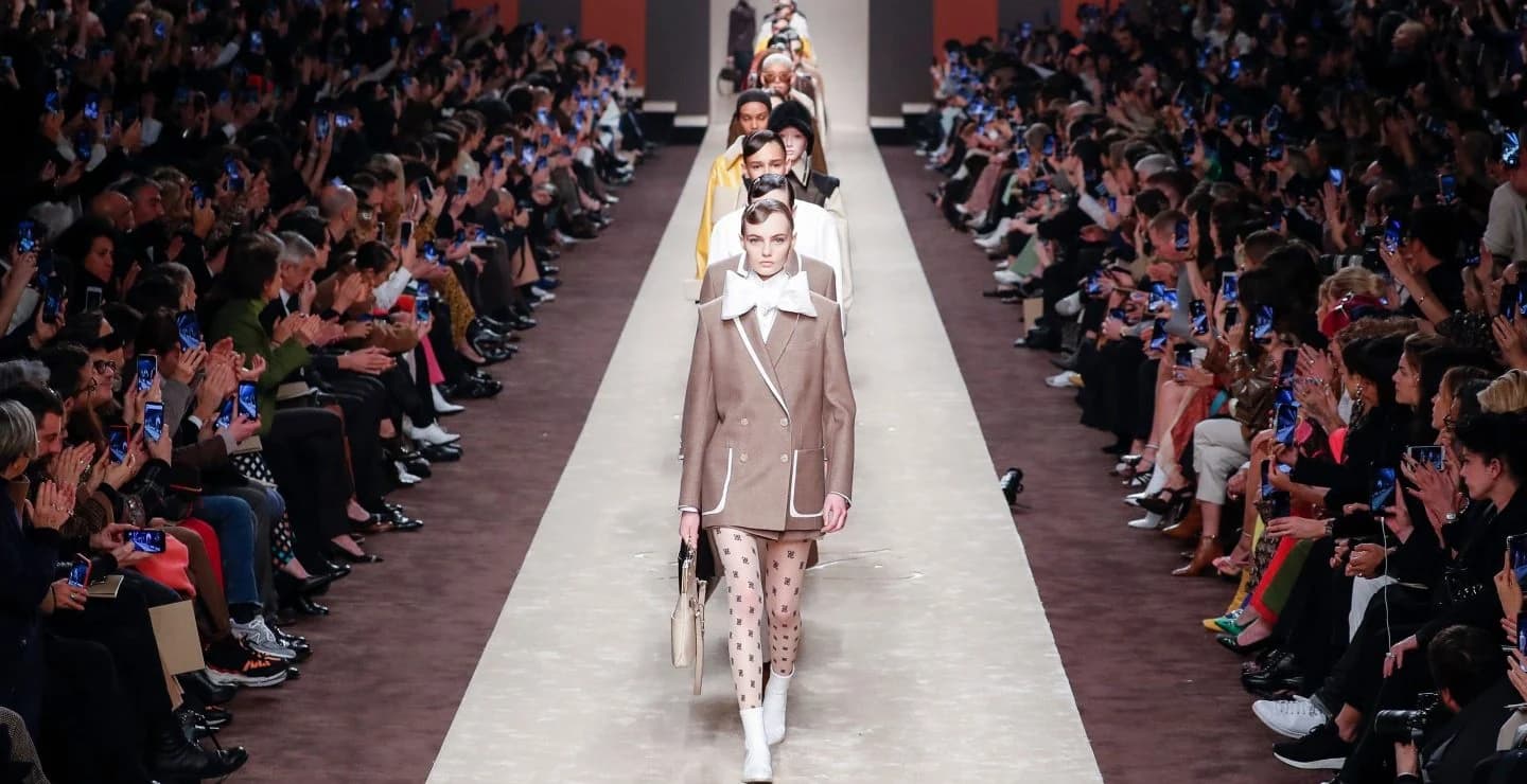 Settimana della Moda di Milano 2026: oltre 200 eventi e un parterre di celebrità internazionali