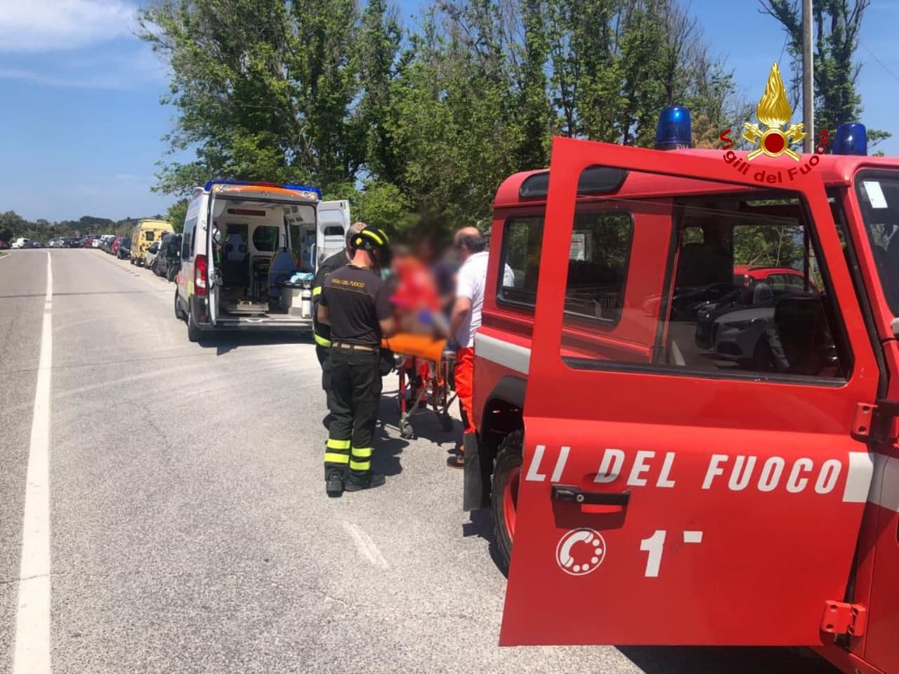 Scivola lungo lo stradello di Mezzavalle:  ferita una 47enne