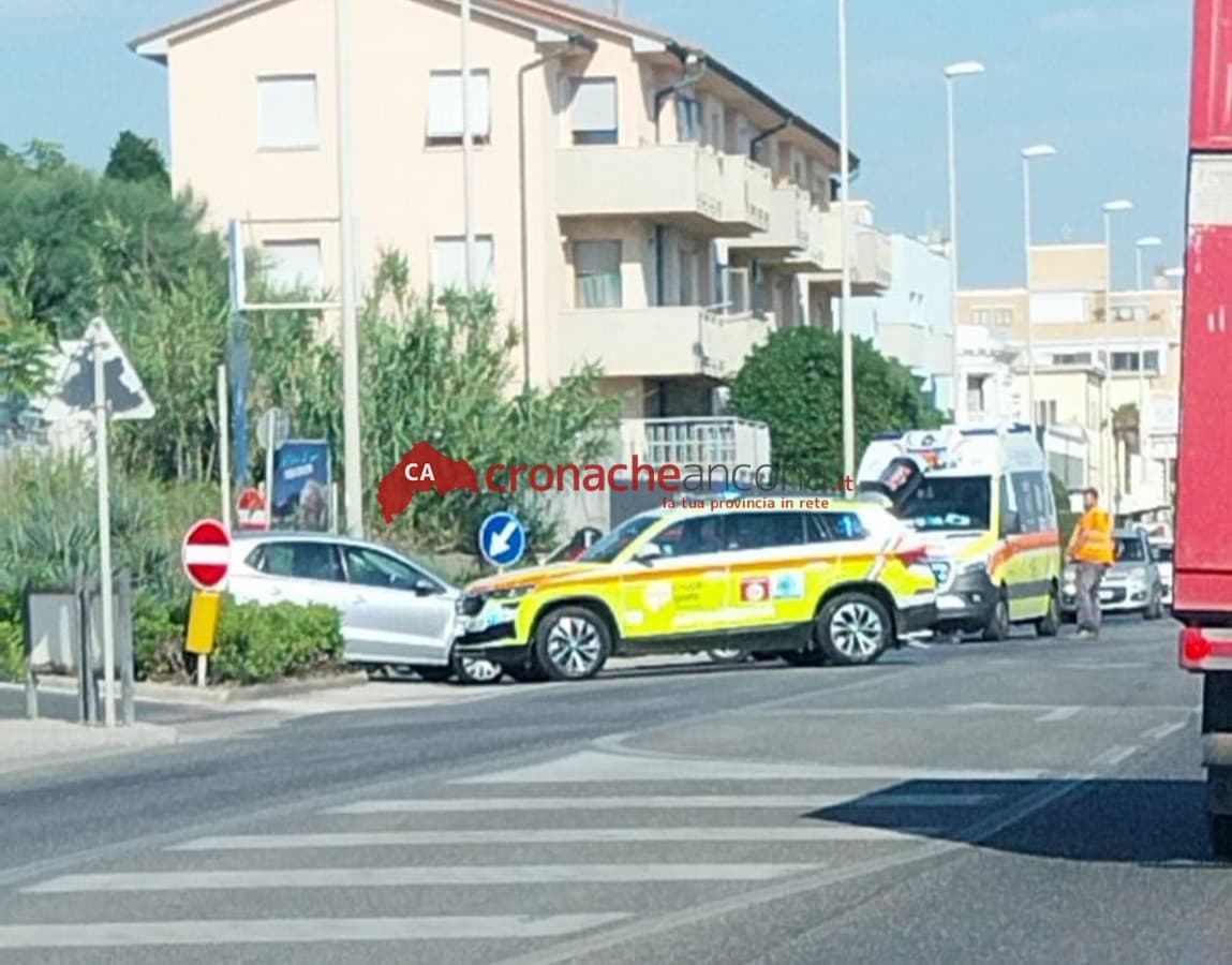 Incidente sulla Flaminia:  scontro auto-bici a Torrette