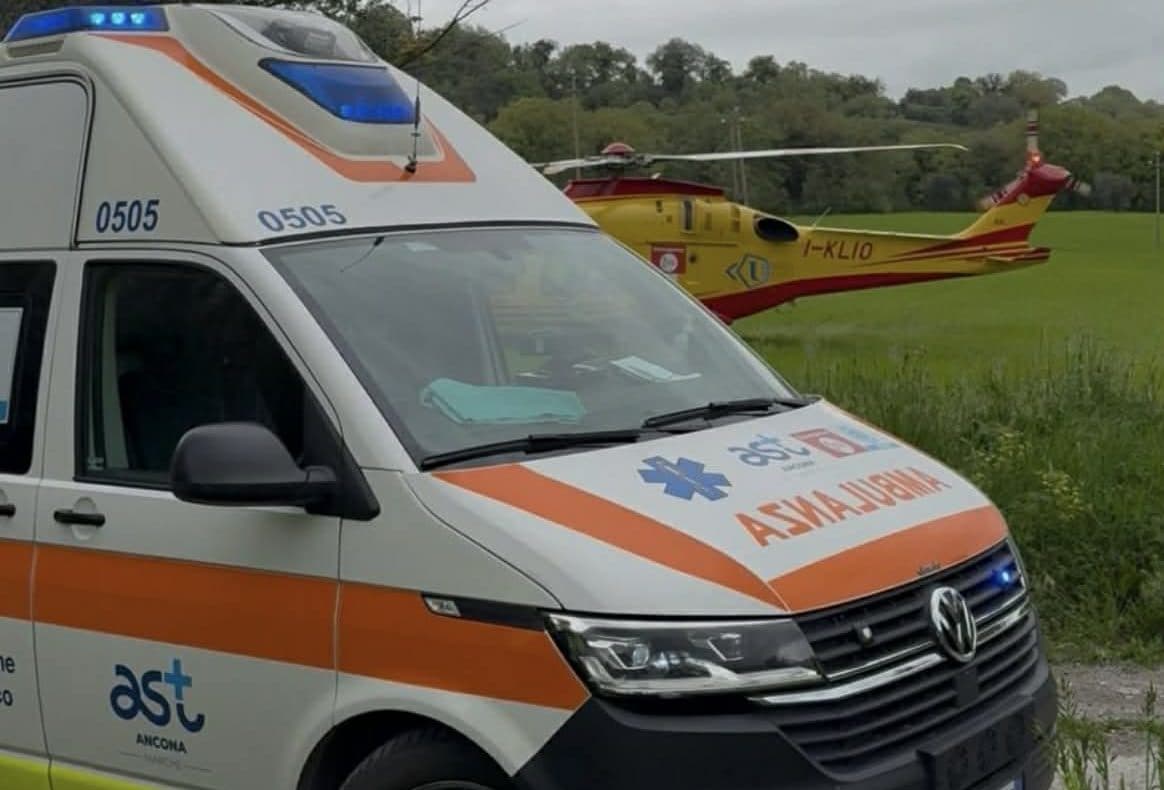 Violento scontro sulla Corinaldese.Grave un centauro, ferito un minore