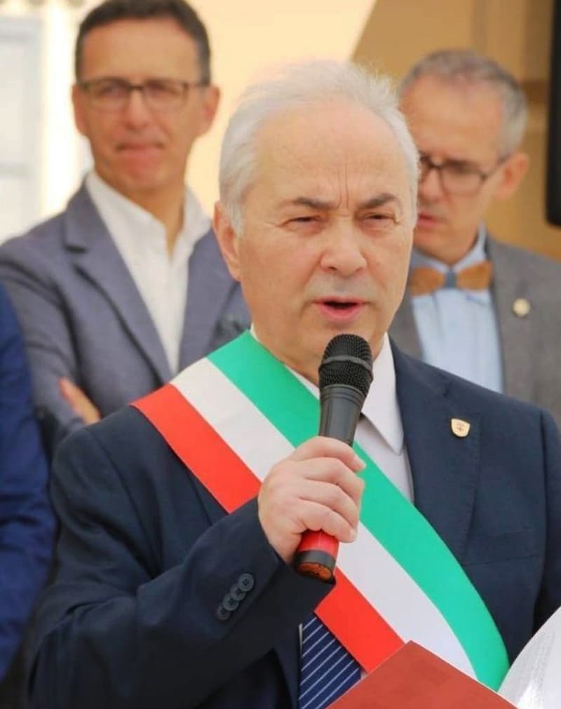 Terremoto politico a Santa Maria Nuova:  si dimette il sindaco: «I piccoli Comuni  non possono essere lasciati soli»