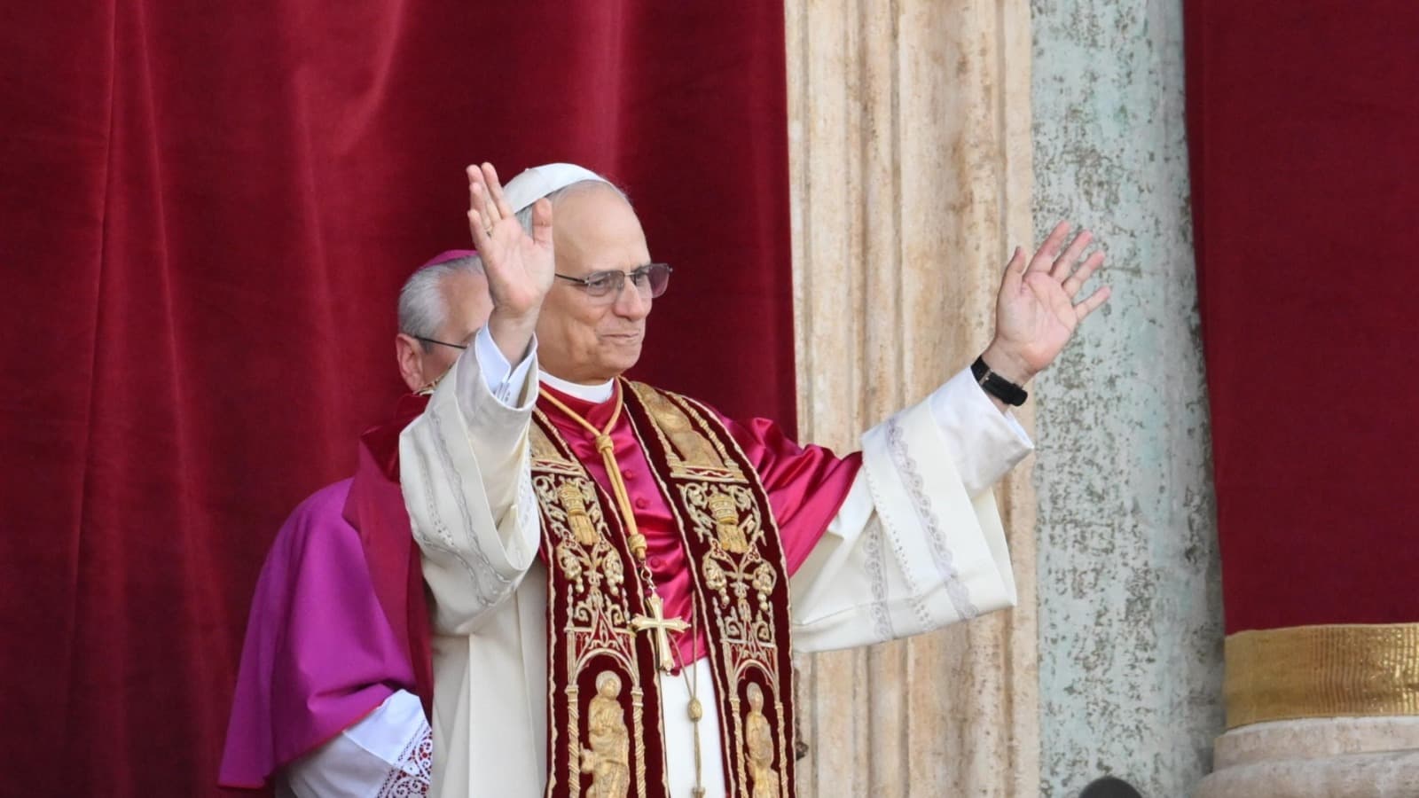 Leone ripristina gli stipendi dei cardinali e annulla le misure di austerità di Francesco