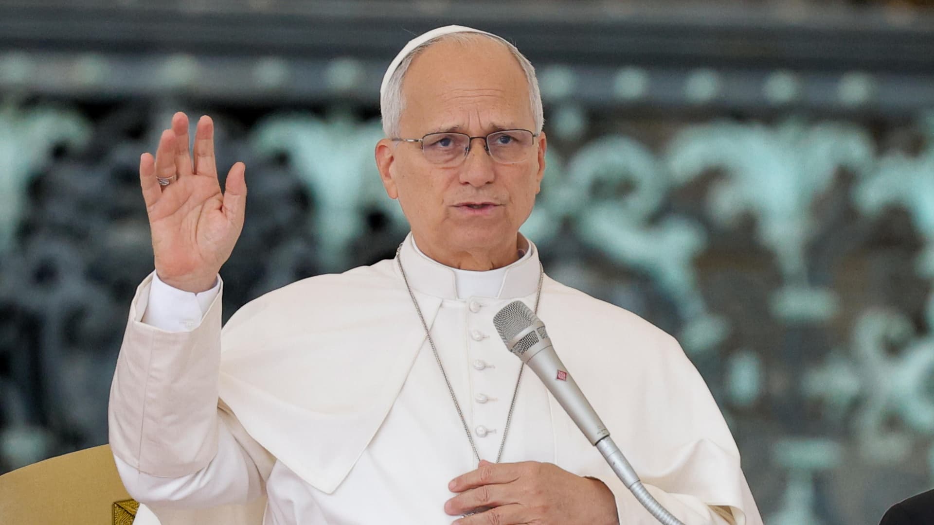Papa Leone XIV operato al Gemelli per un nodulo al polmone: sospese le udienze fino al 20 ottobre