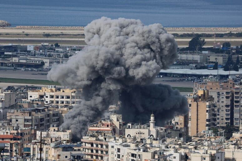 Iran-Israele-USA: raid su Beirut, attacchi all’Azerbaijan e tensioni in Medio Oriente